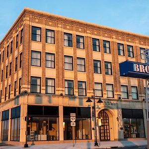 Ariel Broadway Hotel